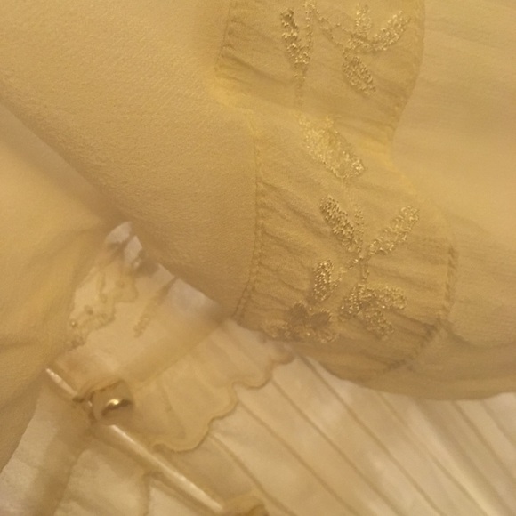 Elegant Chiffon Ivory Blouse w Pearl Buttons Sweet - Picture 4 of 8